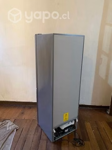 Refrigerador Libero un mes uso cnvsble