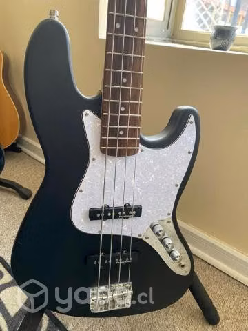 Bajo Newen Jazz Bass