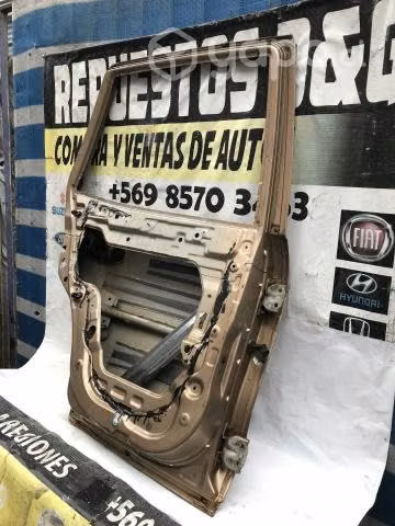 Puerta trasera izquierda Hyundai Santa Fe