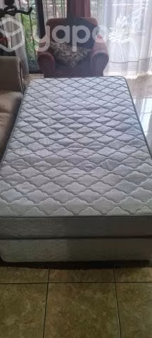 Cama plaza y media casi nueva