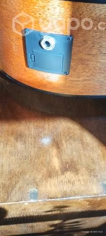 Guitarra electroacústica Cort