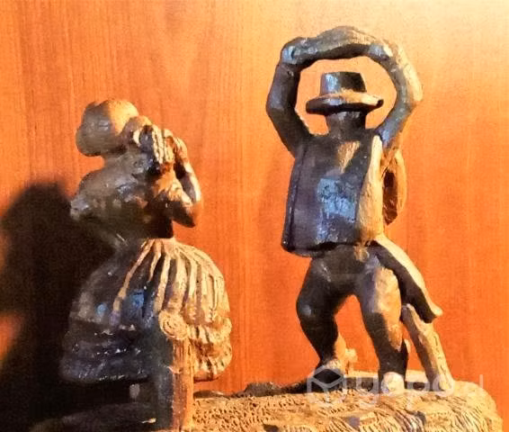 ARTE Y ELEGANCIA en una hermosa escultura EN VENTA