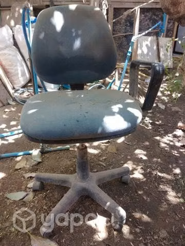 Regaló una silla dé escritorio (segunda) (mano)