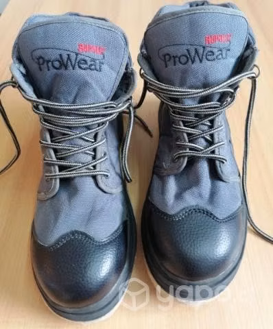 Zapatos de pesca nuevos
