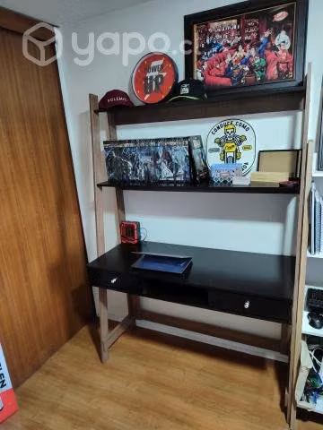 Escritorio moderno con repisas