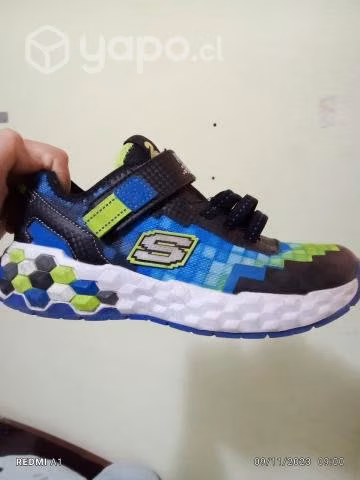 Zapatillas poco uso skechers niño