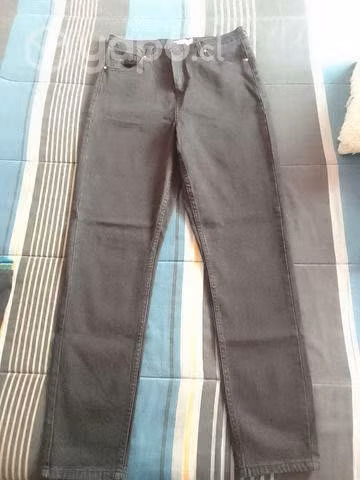 Jeans sin uso, nuevo. Talla 42, marca index