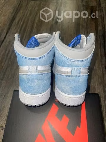 Jordan 1 Hyper Royal