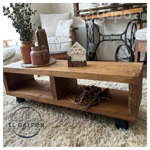 Mesa de centro de madera con patas