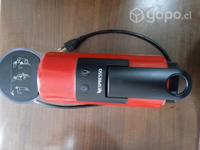 Nespresso essenza mini roja