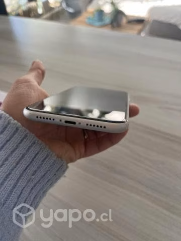 iPhone 11 64 Gb, color silver (blanco )