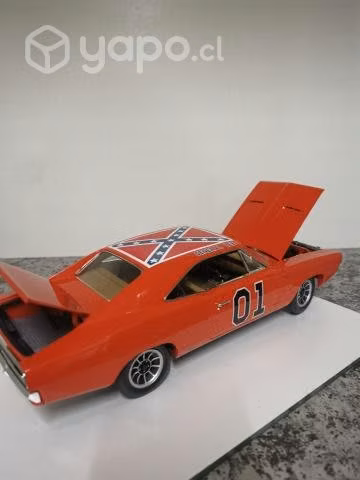 Auto de escala 1/18 NUEVO