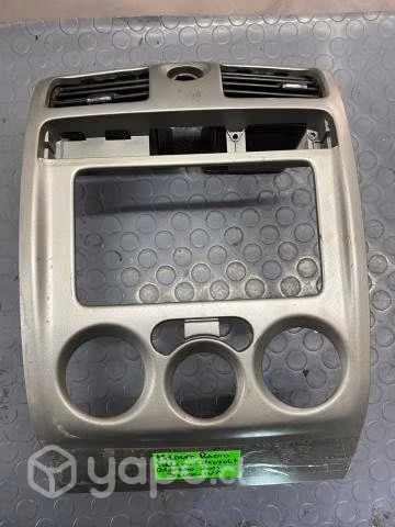 Moldura radio tablero Chevrolet Colorado 2011