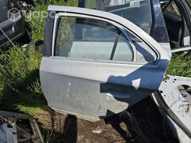 Puerta trasera chevrolet prisma