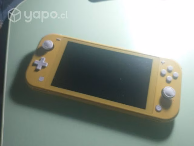 Nintendo switch lite color amarilla