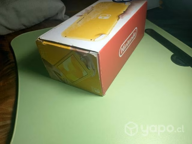 Nintendo switch lite color amarilla