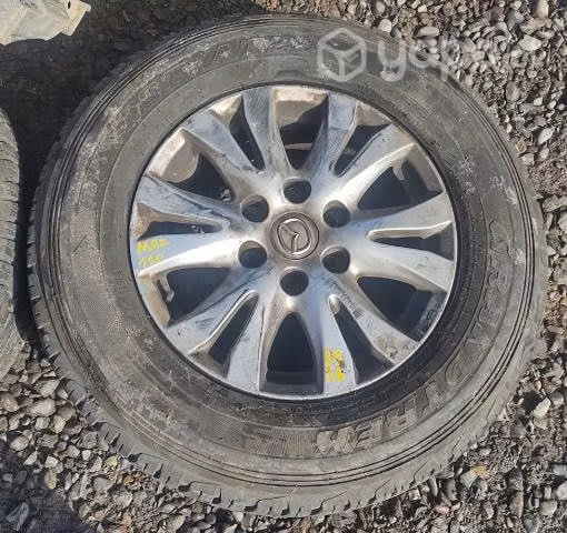 Llanta Aluminio Detalle Con Neumático Mazda BT50