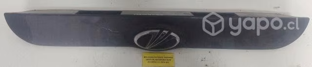 Moldura Patente Trasera (MHS106) Mahindra New Scor