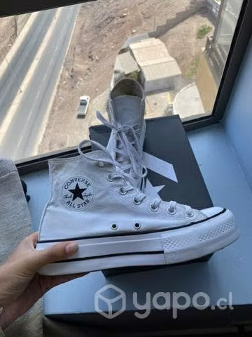 Converse blancas con plataformas