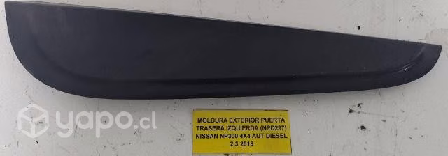 Moldura Exterior Puerta Trasera Izq Nissan
