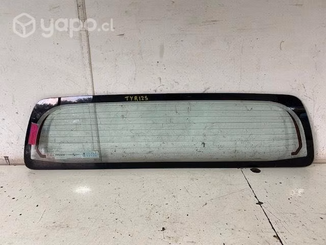 Vidrio original luneta (TYR125) Toyota Hilux Revo