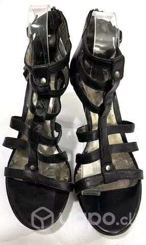 Chala 100% Cuero Y Suela Marca Pollini N*39 Negro - Imagen 4
