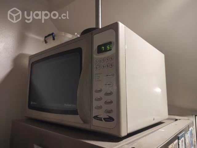 Microondas Somela grande usado