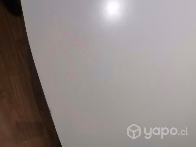Mesa blanca ( pocos detalles)