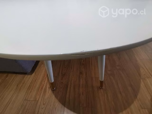 Mesa blanca ( pocos detalles)