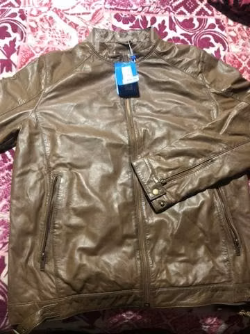 Chaqueta de cuero marca tríal