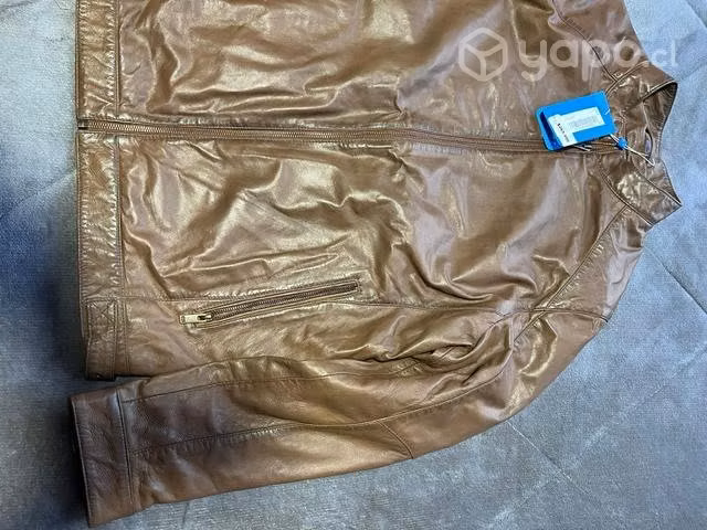 Chaqueta de cuero marca tríal