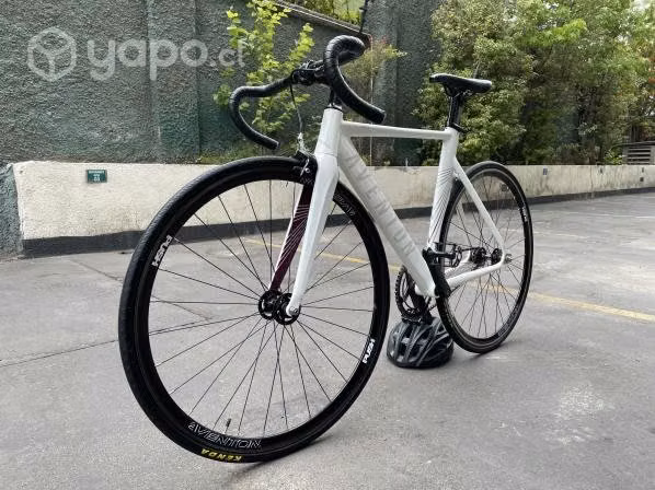 Bicicleta Aventon Mataro Blanca