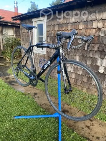 Bicicleta de ruta Jeep