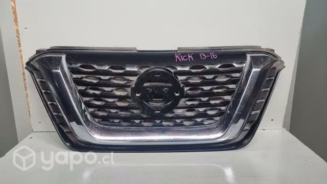 Mascara Nissan kicks dmg la cisterna 24.03