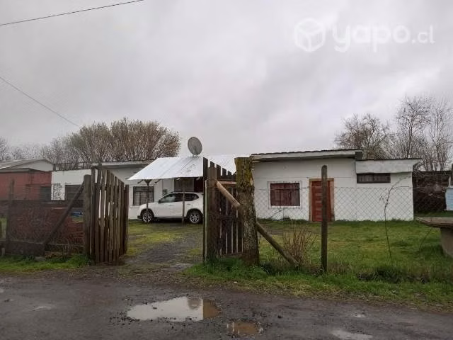 Casa material sólido con sitio