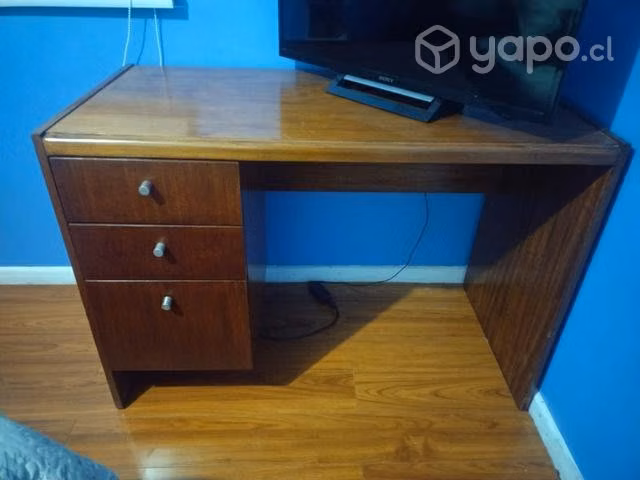Escritorio de madera - Imagen 3