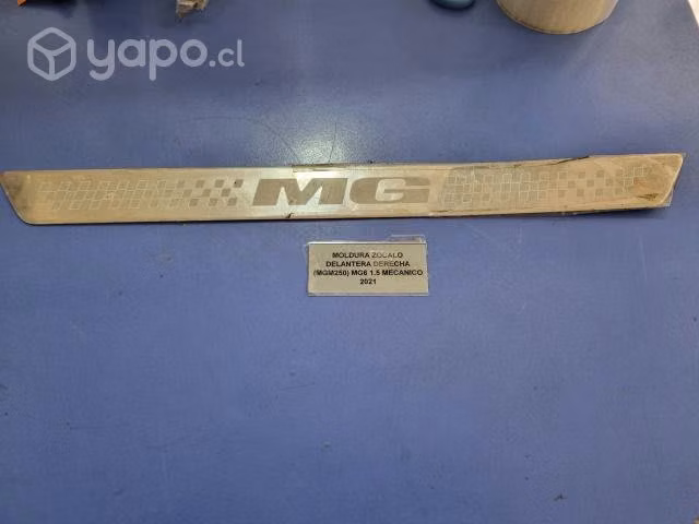 Moldura zocalo Delantera Derecha (MGM250) MG6 1.5