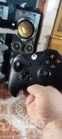 Xbox Fat 500 gb 2 controles