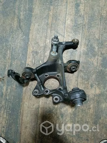 Muñón trasero izquierdo Toyota Corolla 2021