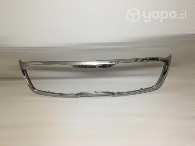 Bisel cromado de mascara kia sorento 2017-2021