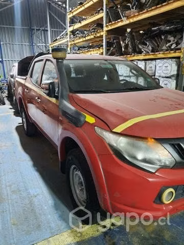 Capot mitsubishi l200 año 2018 original impecable