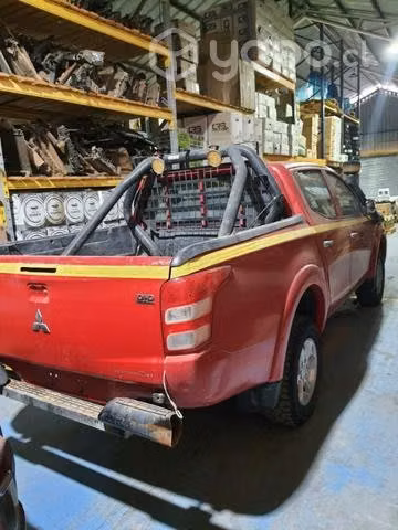 Capot mitsubishi l200 año 2018 original impecable