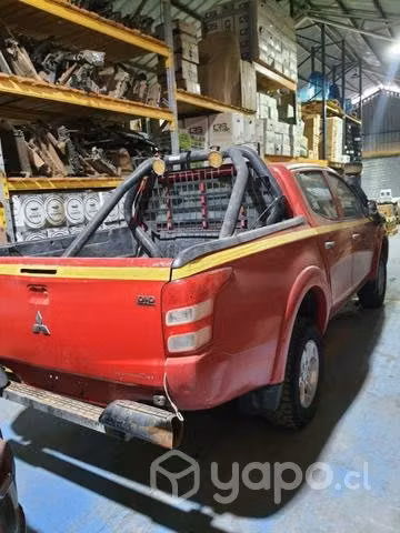 Portalon mitsubishi l200 año 2018 original usado