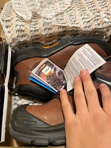 Zapatos de seguridad nuevos