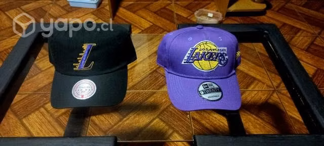 Tengo estás gorras Mitchell y ness a la venta - Imagen 3