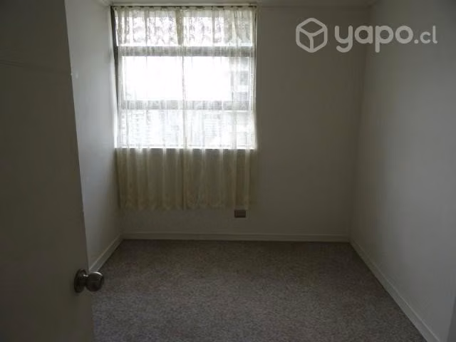 Arriendo amplio depto 2 estacionamientos