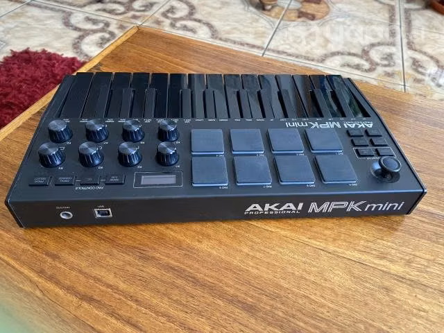Controlador Midi MPK mini black