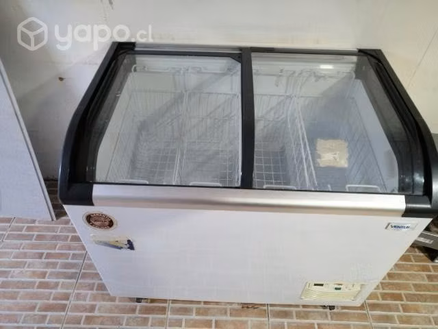 Congeladora con sus canastillos