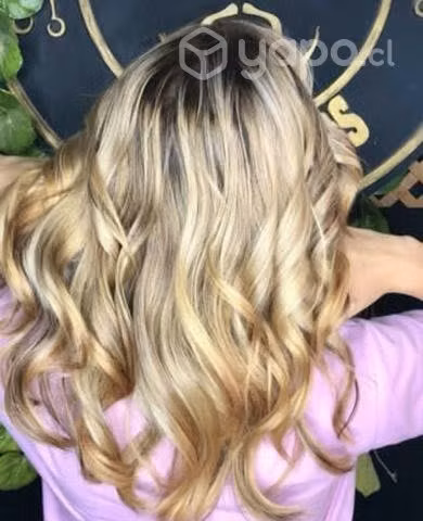 Soy estilista, colorista y barbero profesional