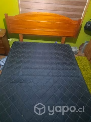 Cama con respaldo